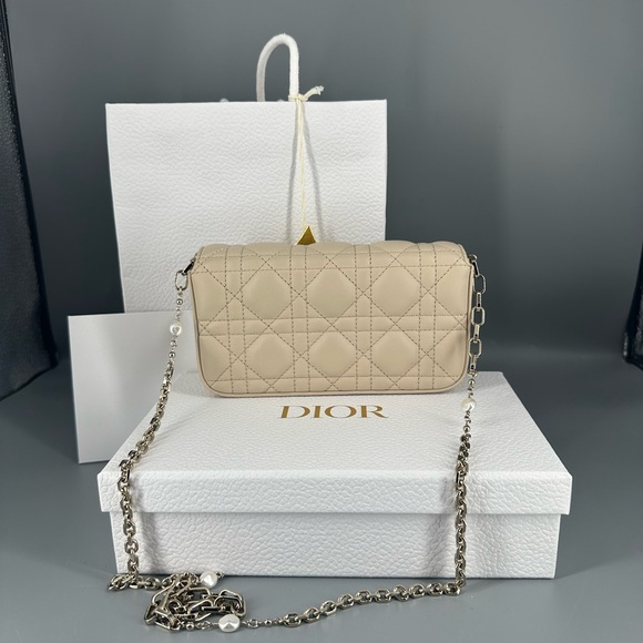Dior Beige Quilted Chain Bag - Picture 4 of 14